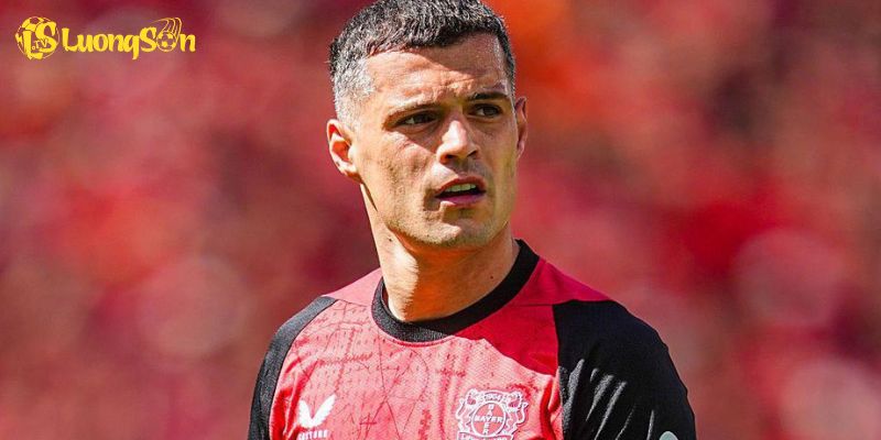 Granit Xhaka dưới sự biến đổi của bàn tay phù thủy Mikel Arteka